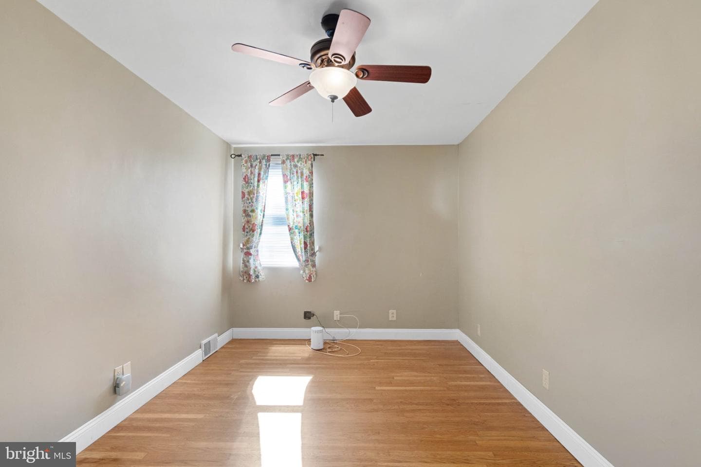 7847 Brous Avenue photo 15