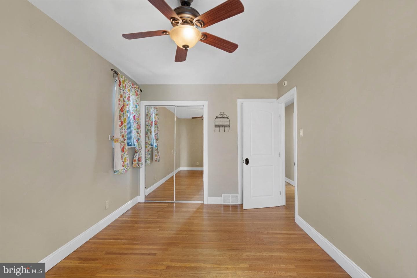 7847 Brous Avenue photo 16