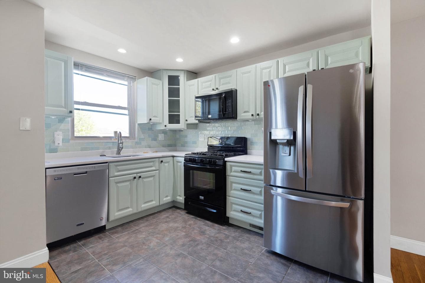 7847 Brous Avenue photo 8