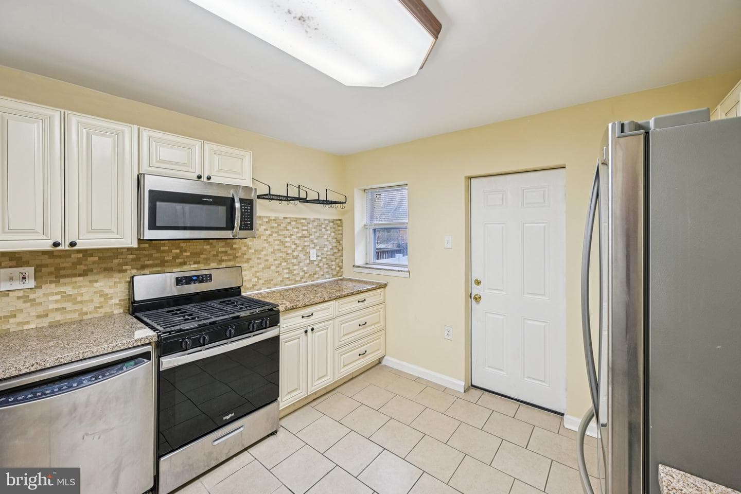 6231 Lansdowne Avenue photo 17