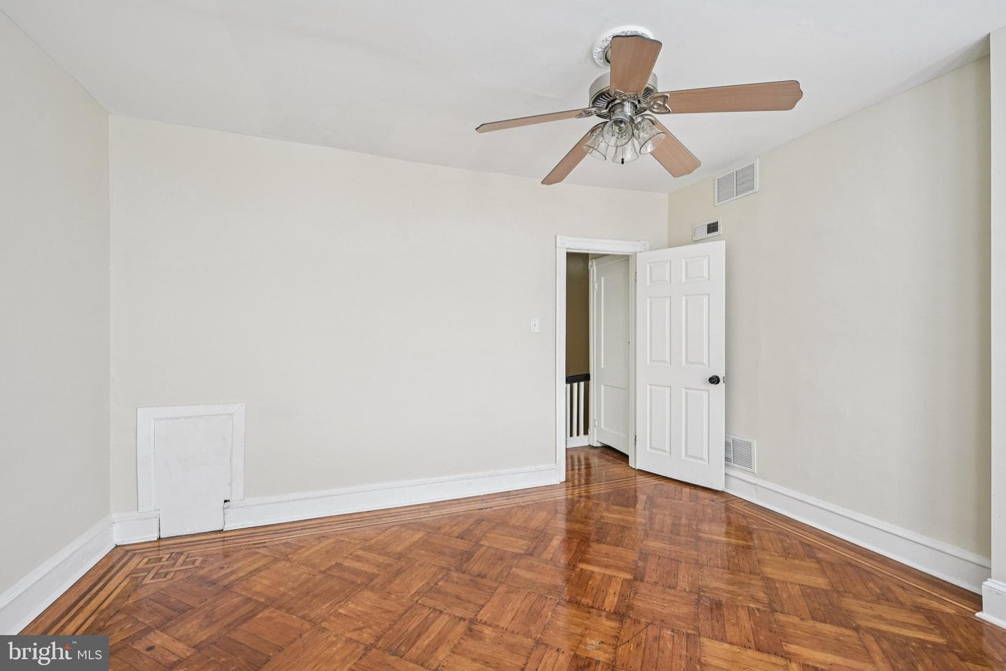 6231 Lansdowne Avenue photo 30