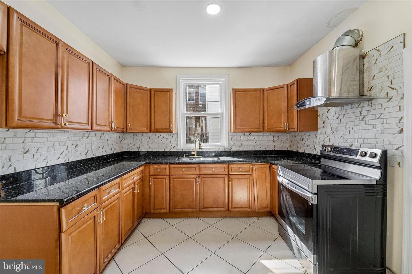 344 E Sheldon Street photo 12
