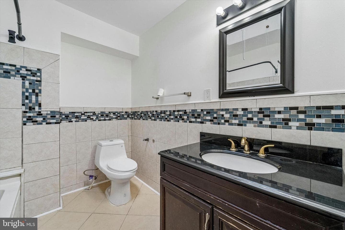 344 E Sheldon Street photo 16