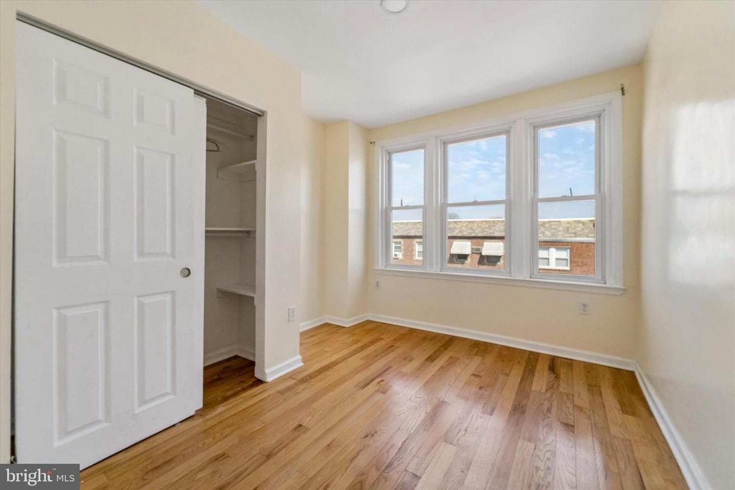 344 E Sheldon Street photo 22