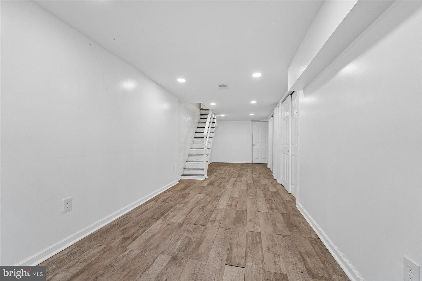 344 E Sheldon Street photo 25