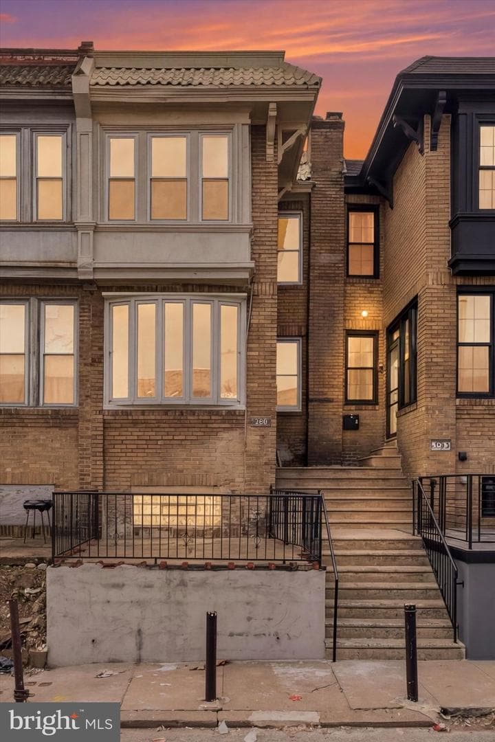 344 E Sheldon Street photo 4