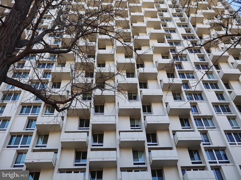 604 S Washington Square #2411, Philadelphia