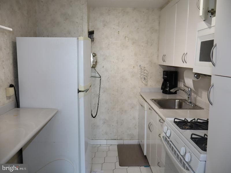 604 S Washington Square #2411 photo 11