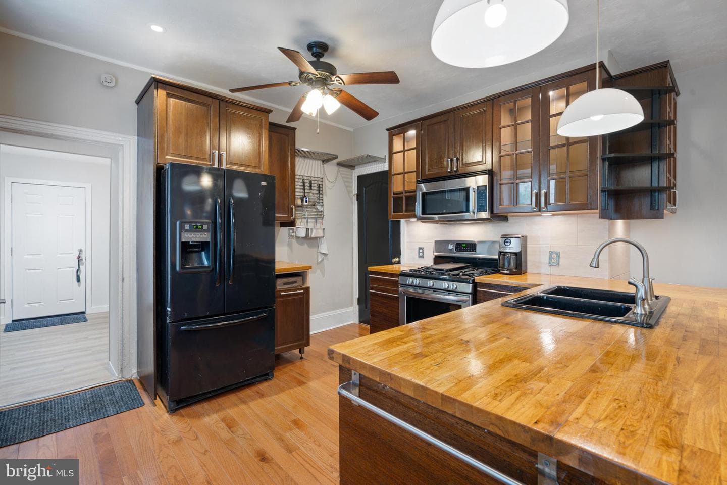 107 W Seymour Street photo 12