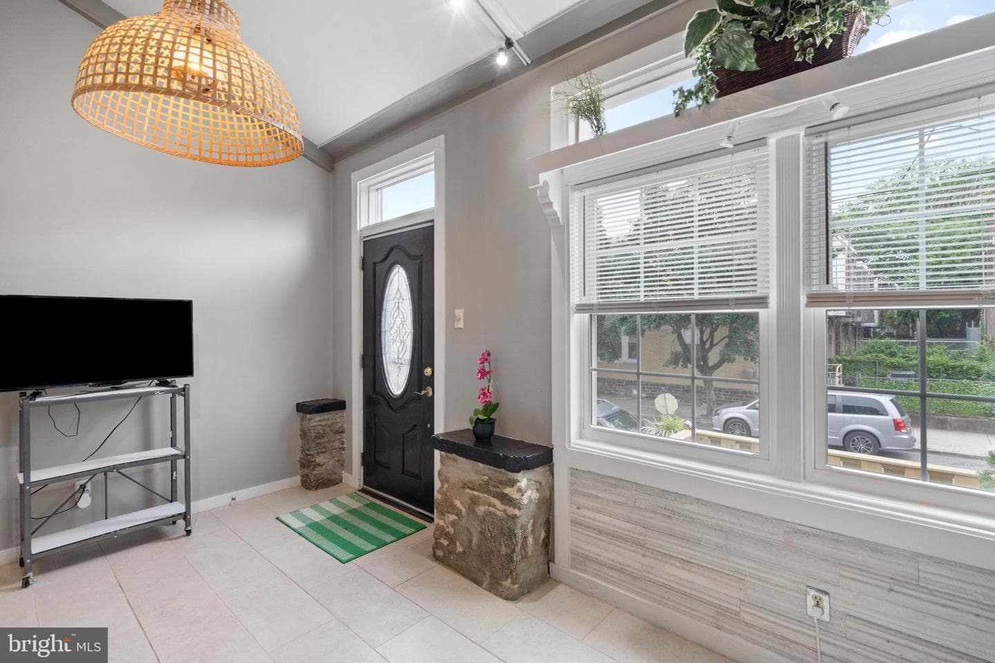 107 W Seymour Street photo 6