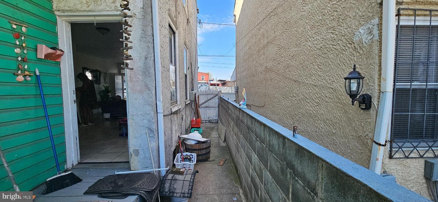 4535 Hedge Street photo 3