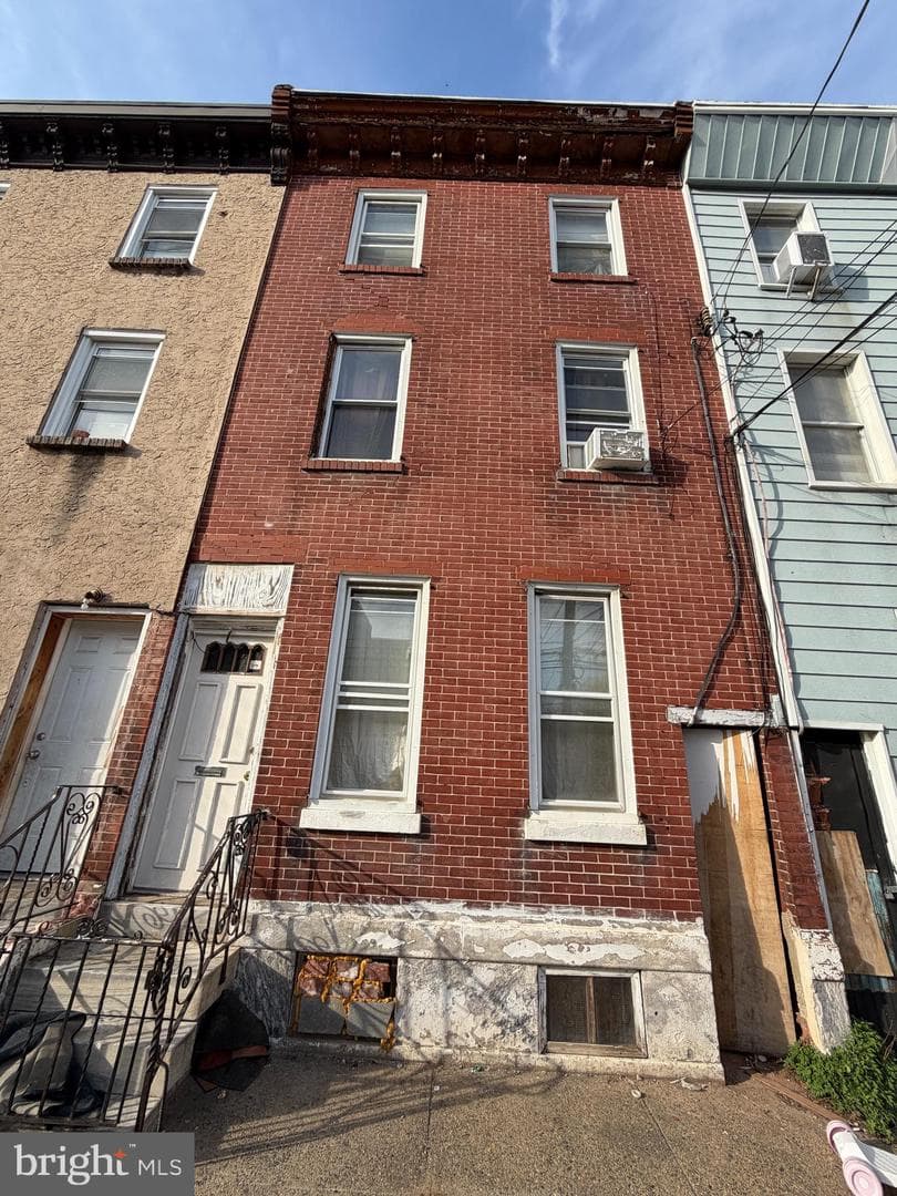 929 W Dauphin Street