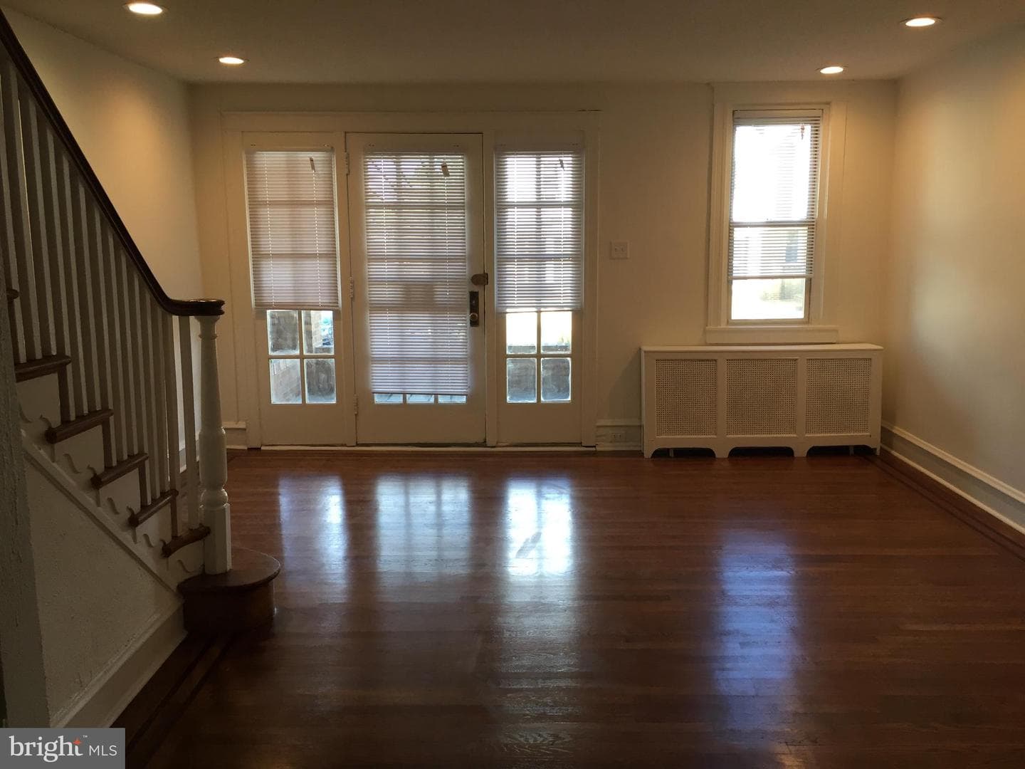 5851 Woodcrest Avenue photo 3