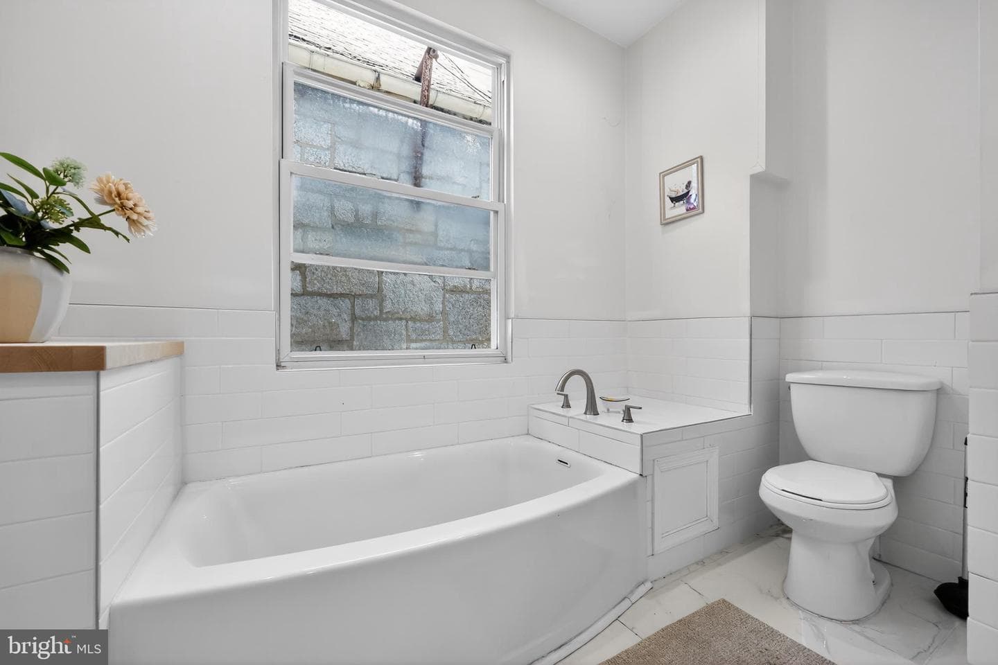 5010 Catharine Street photo 20