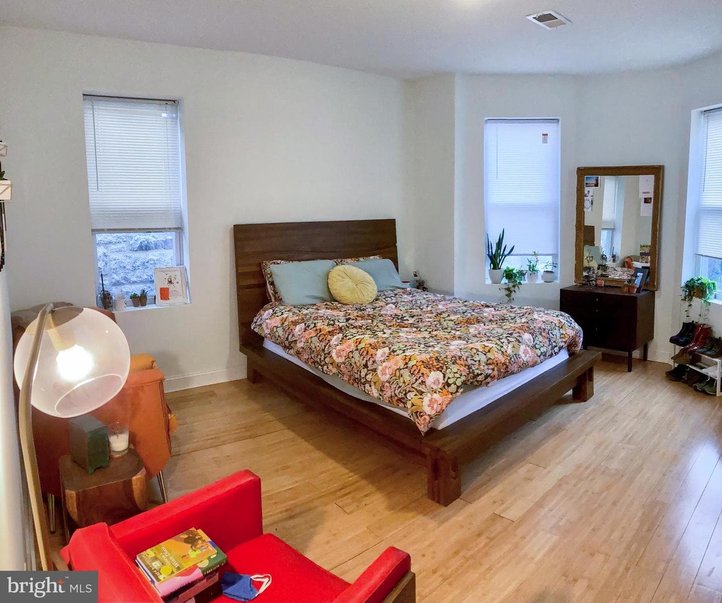 5010 Catharine Street photo 22