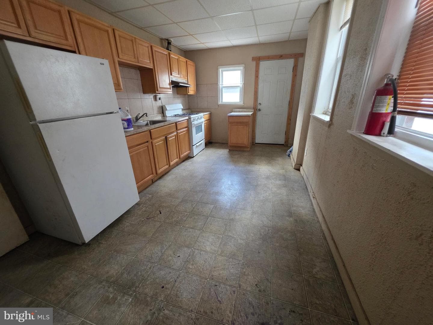 2852 N Mascher Street photo 5
