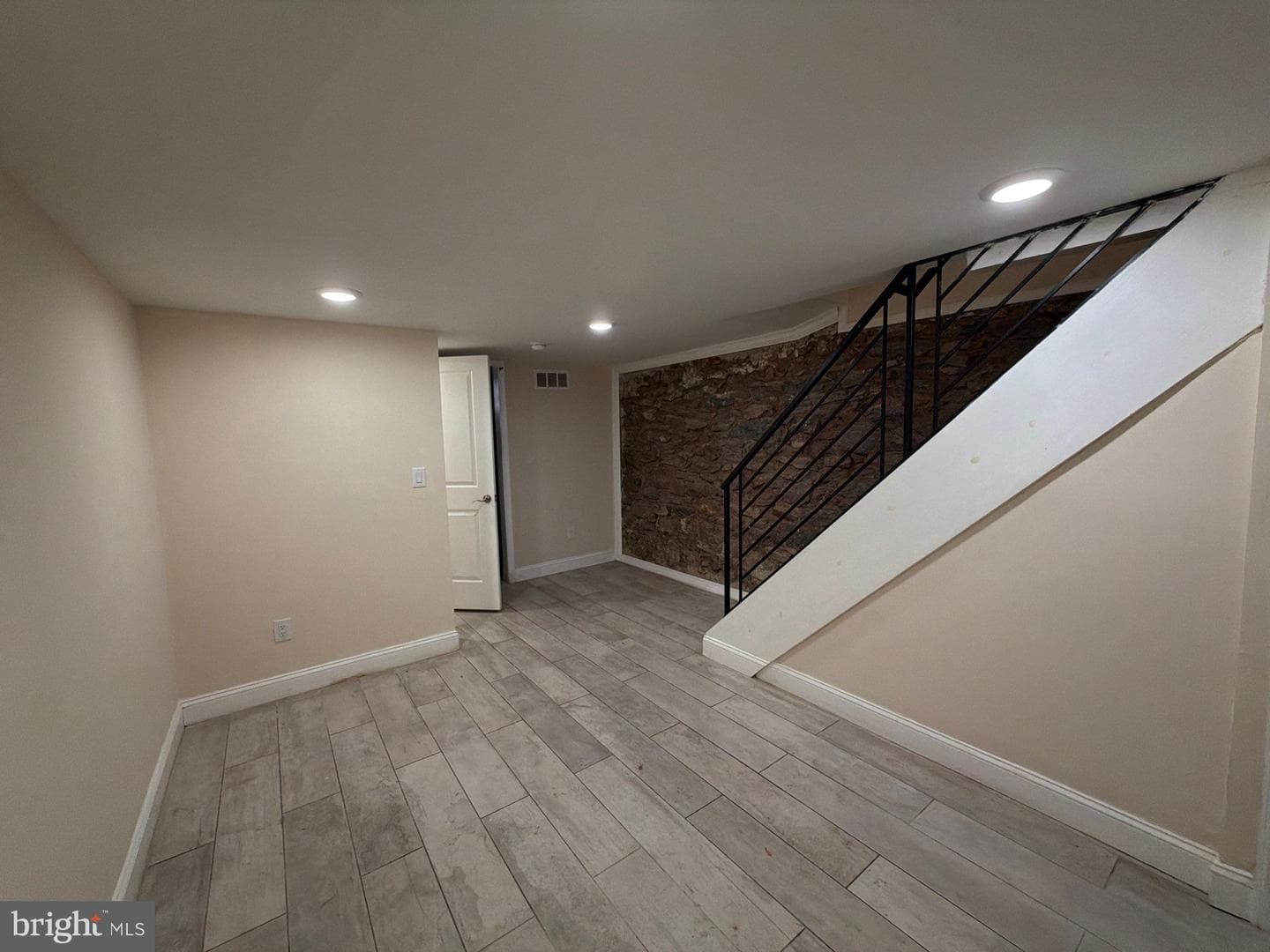 608 Winton Street photo 8