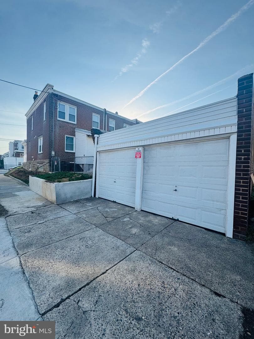 485 Robbins Street photo 3