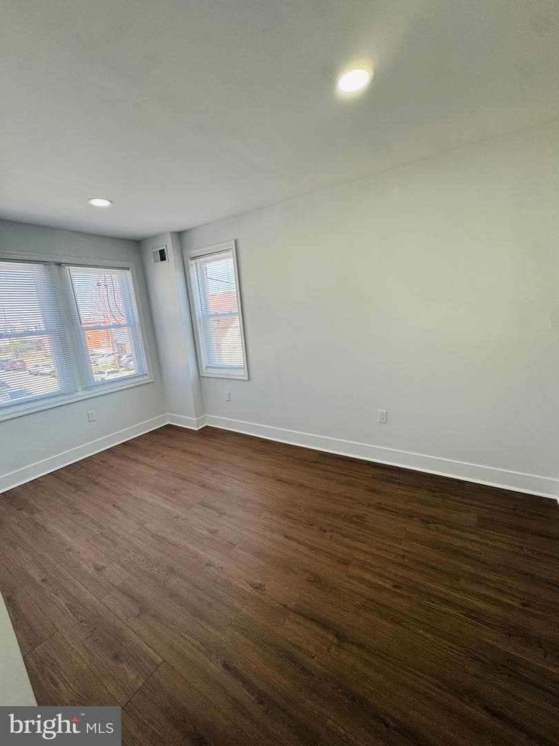485 Robbins Street photo 32