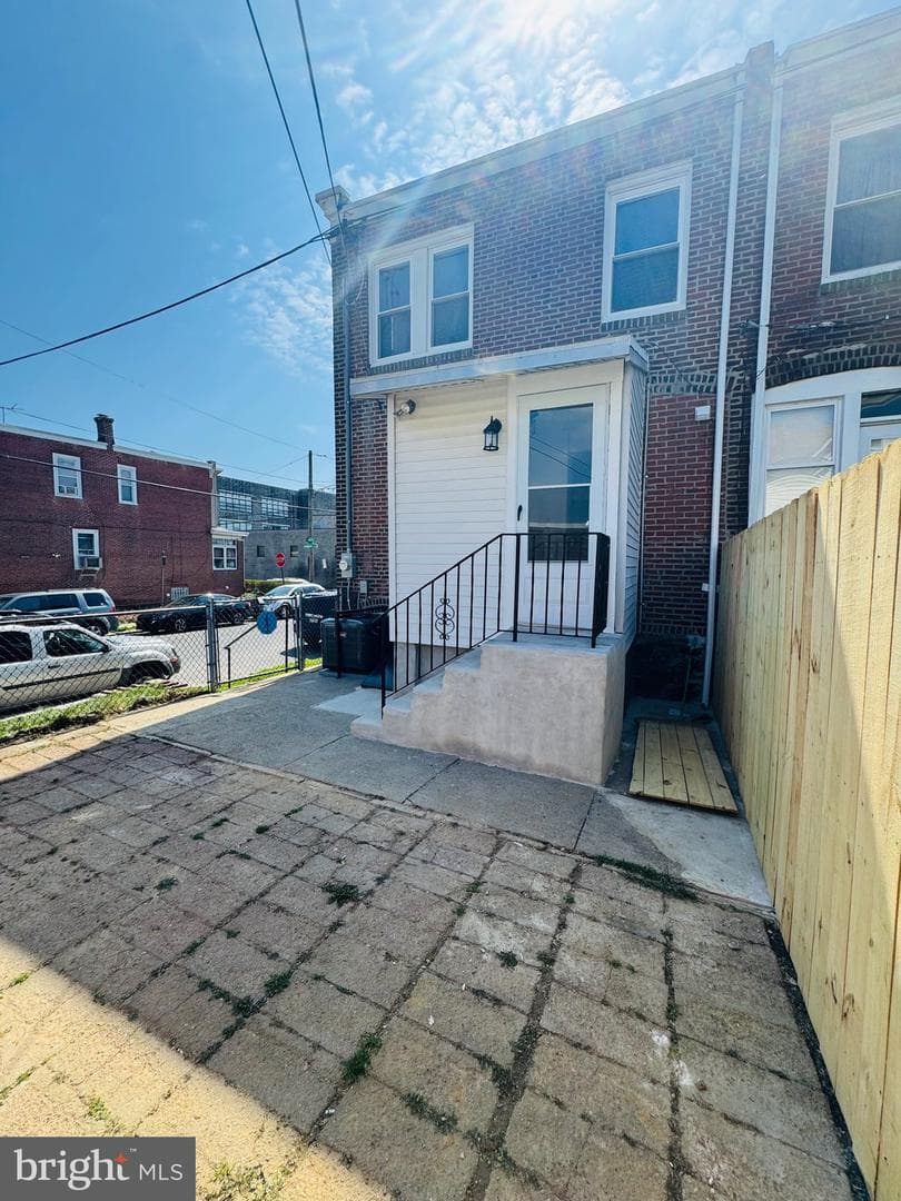 485 Robbins Street photo 55