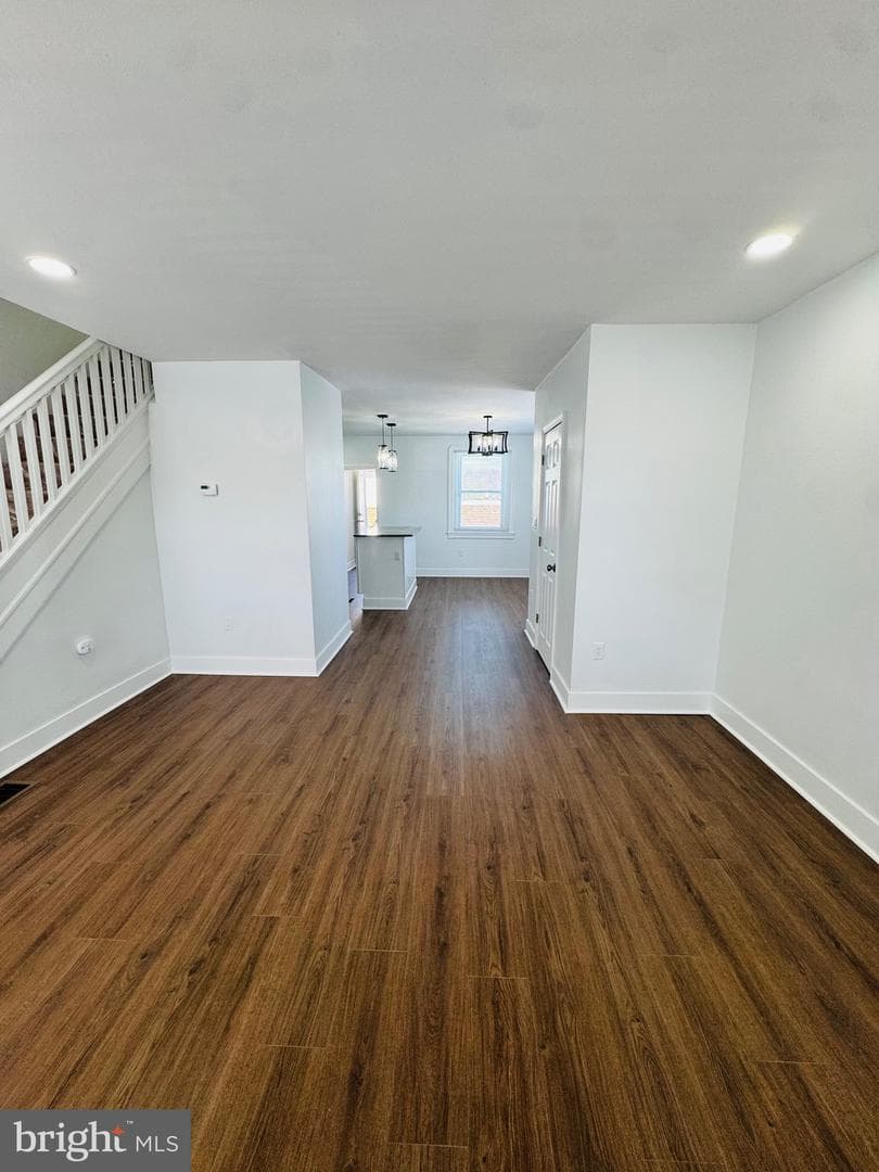 485 Robbins Street photo 6