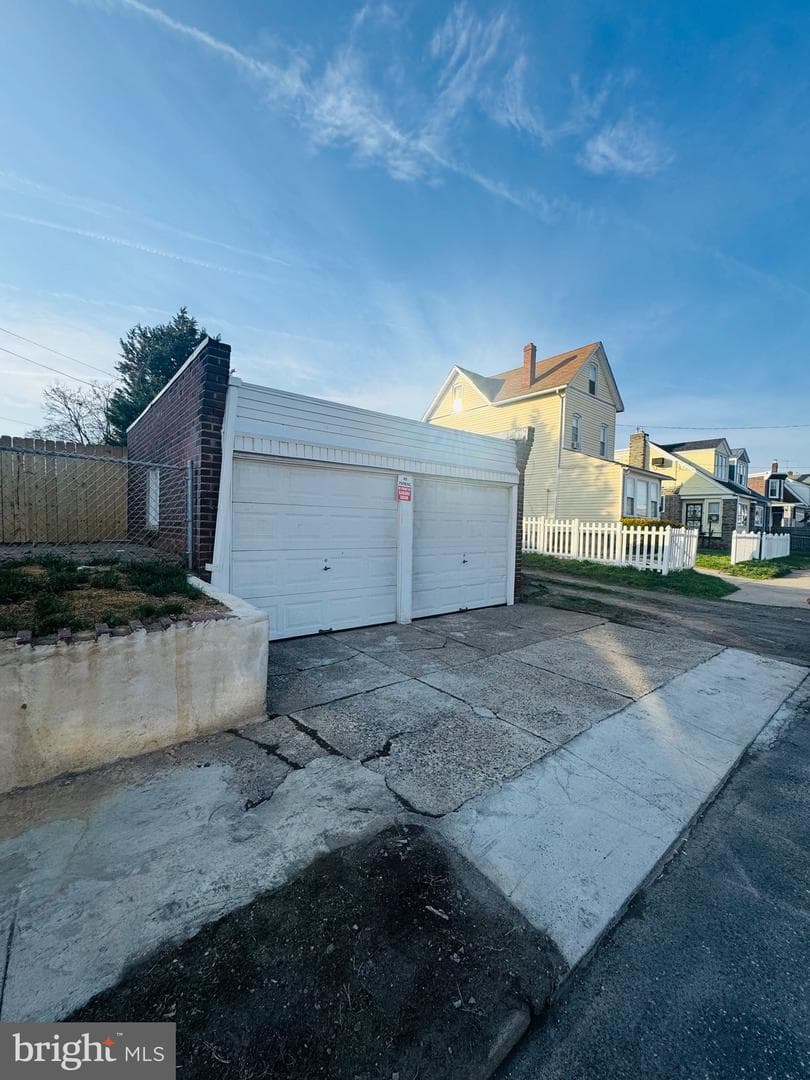 485 Robbins Street photo 70