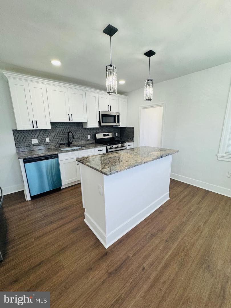 485 Robbins Street photo 8