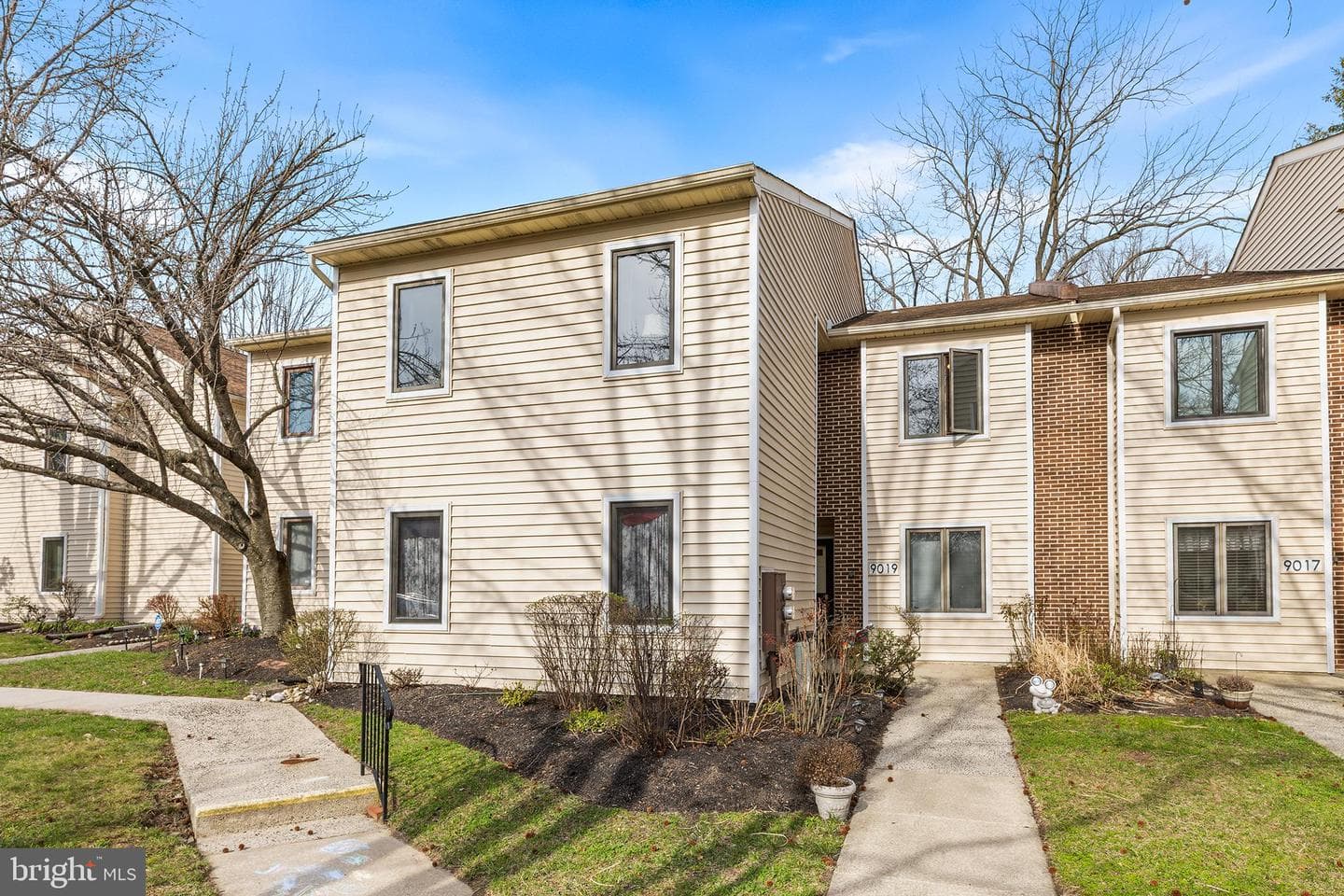 9019 Ayrdale Crescent #48a