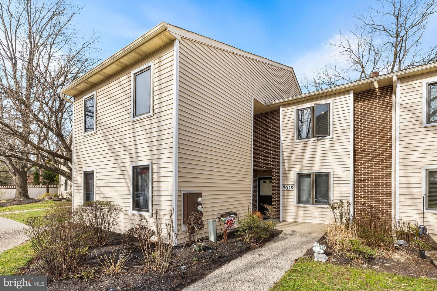 9019 Ayrdale Crescent #48a photo 2