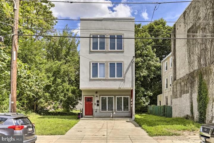 679 N 11th St # A, Philadelphia