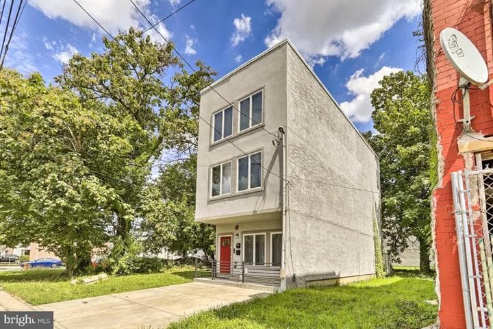679 N 11th St # A, Philadelphia