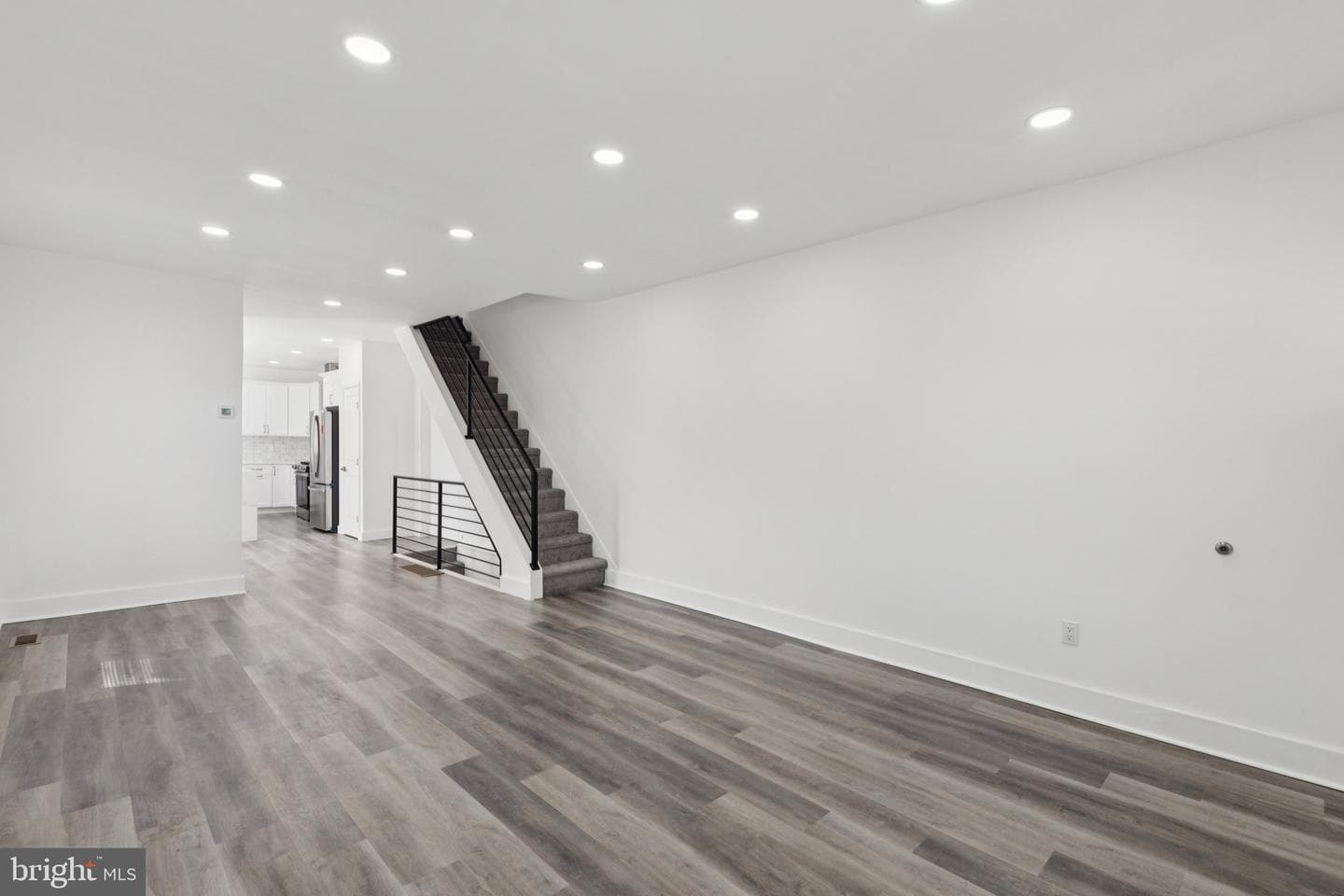 5914 N Norwood Street photo 24