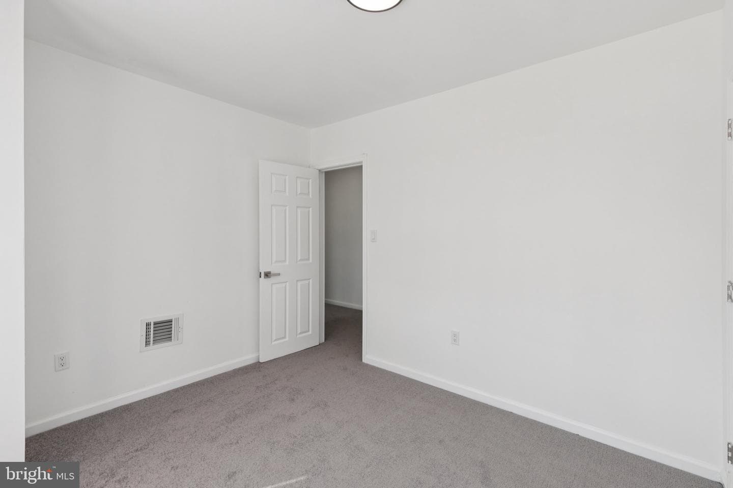 5914 N Norwood Street photo 53