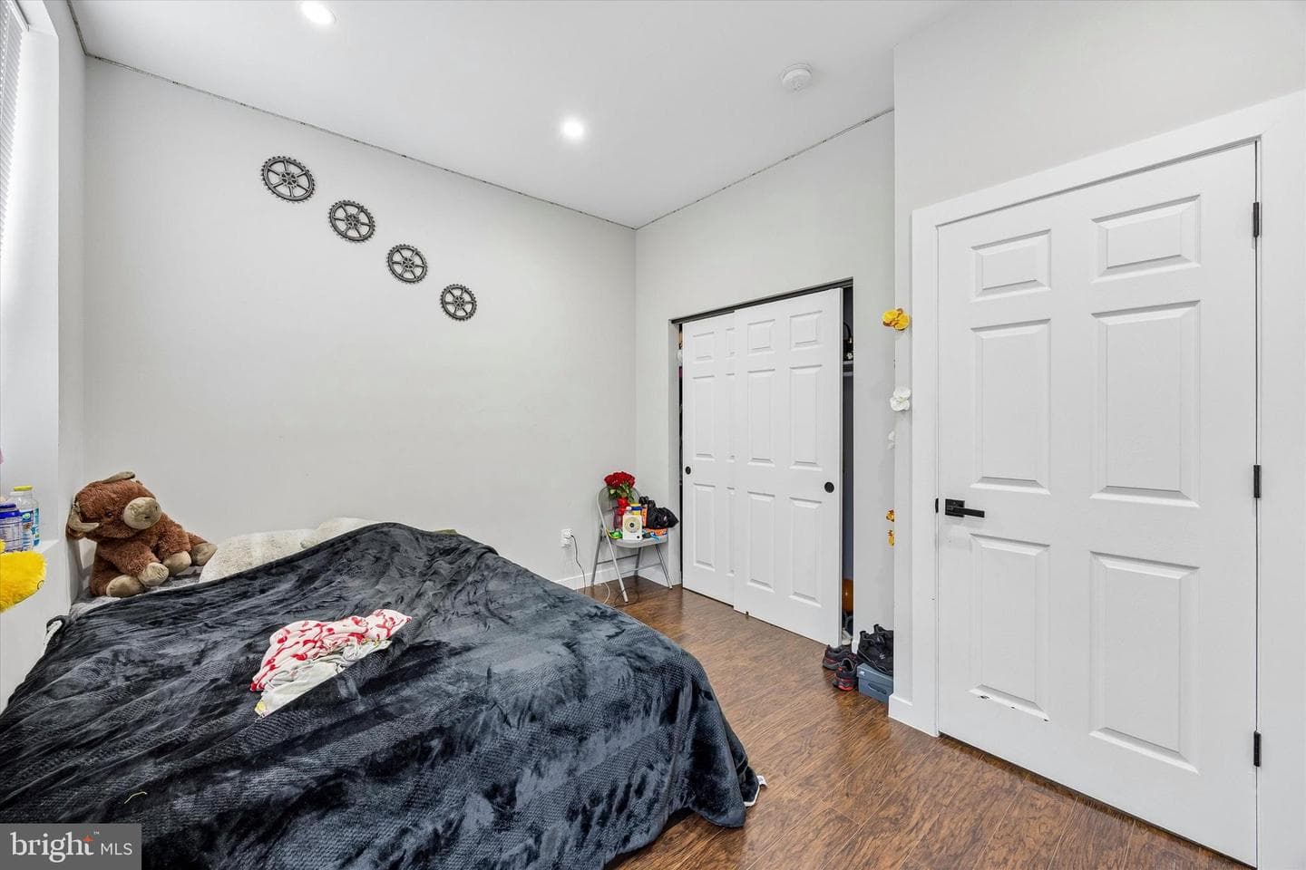 2709 W Glenwood Avenue photo 21