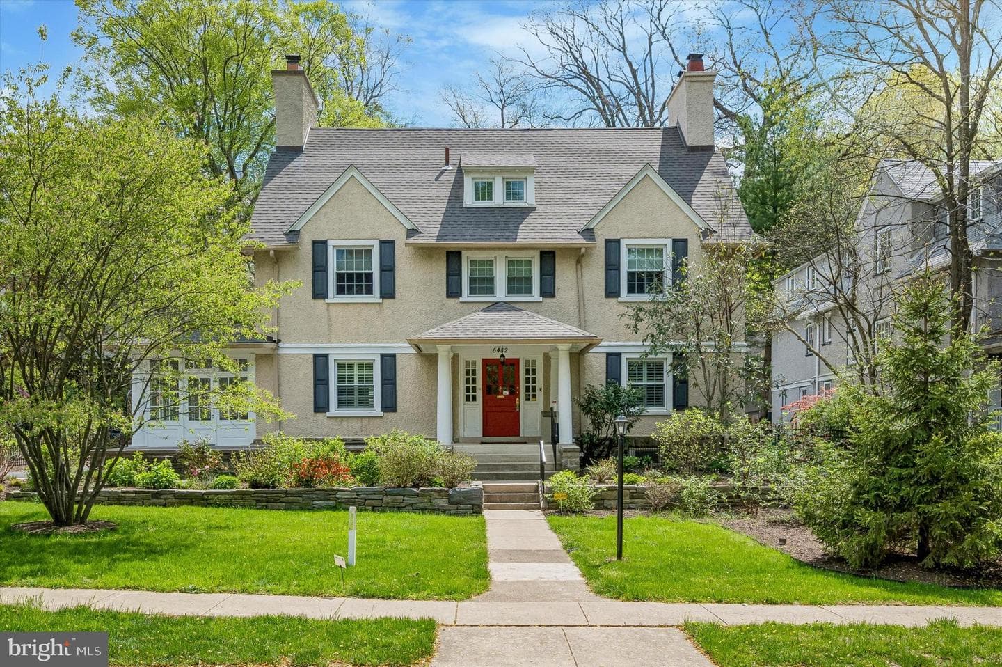 6482 Sherwood Road photo 2