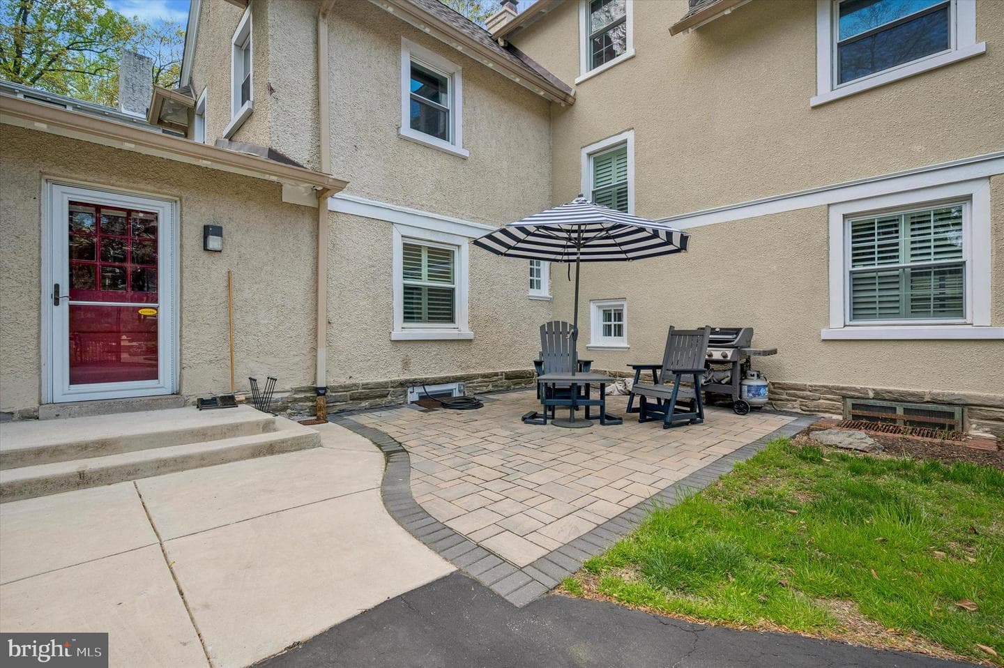 6482 Sherwood Road photo 44