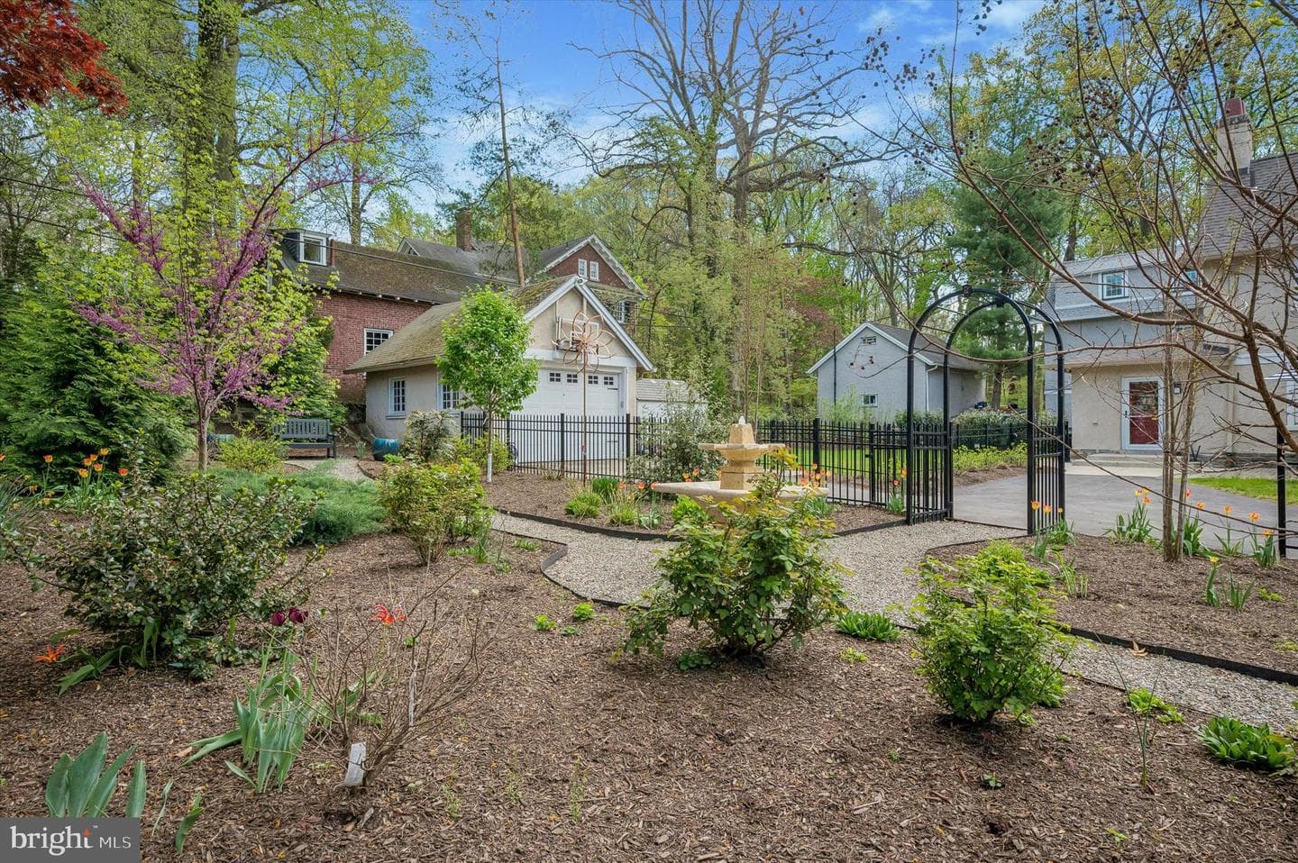 6482 Sherwood Road photo 45