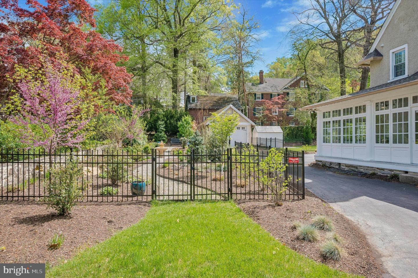 6482 Sherwood Road photo 48