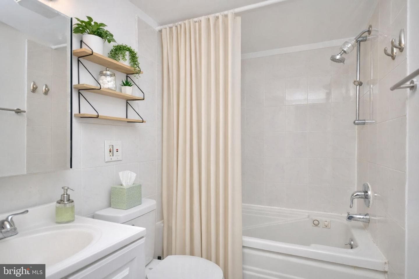 110 Byberry Road #e2 photo 6