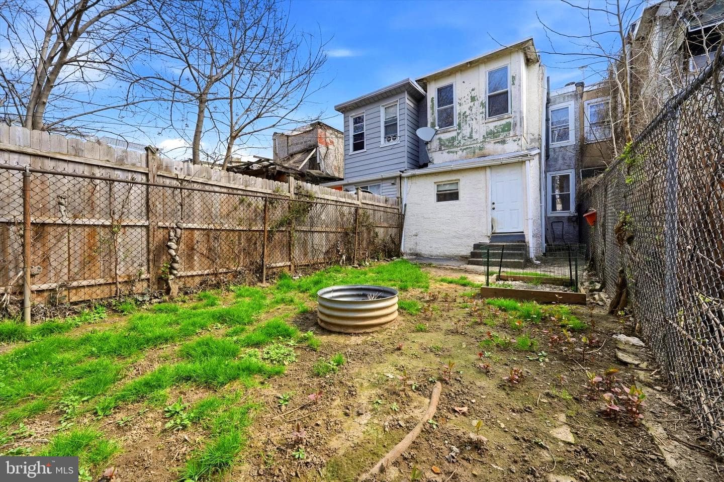 748 N Holly Street photo 15