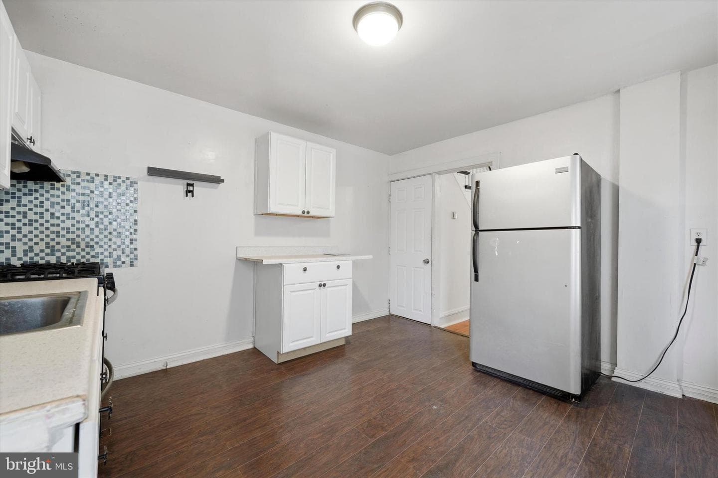 748 N Holly Street photo 5