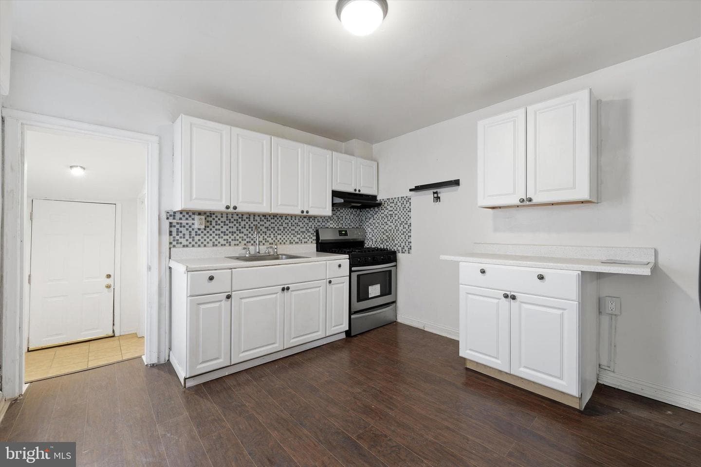 748 N Holly Street photo 6