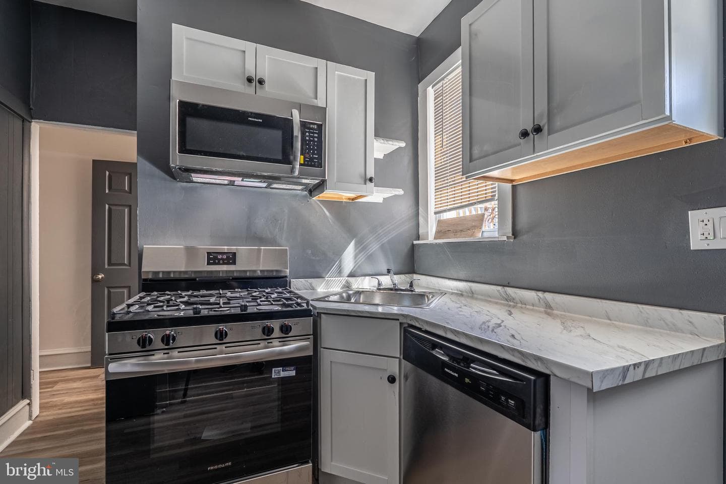 2020 E Haines Street photo 16