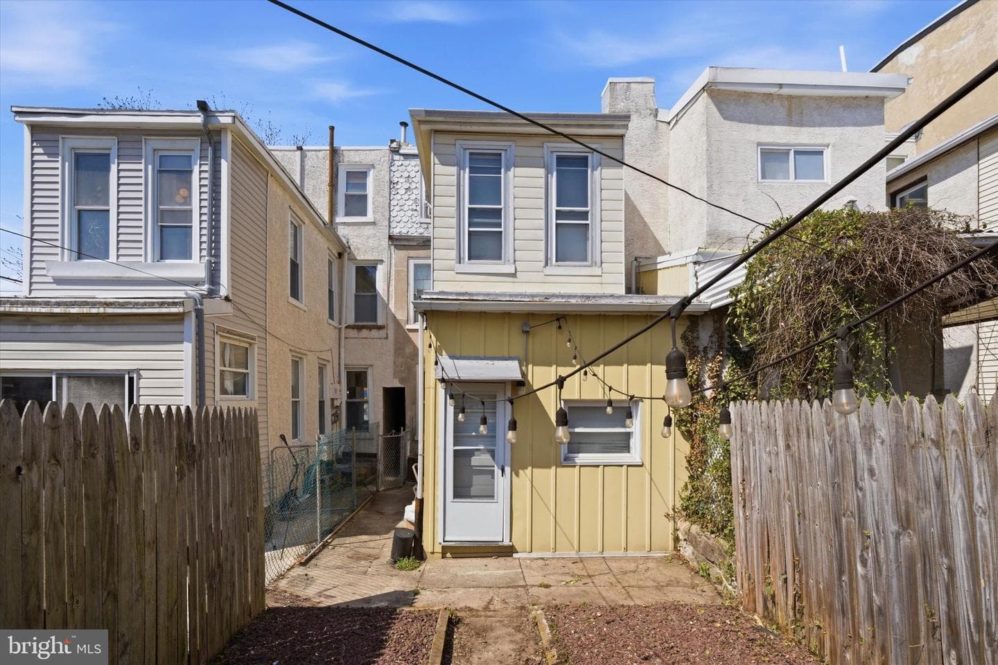 106 W Salaignac Street photo 23