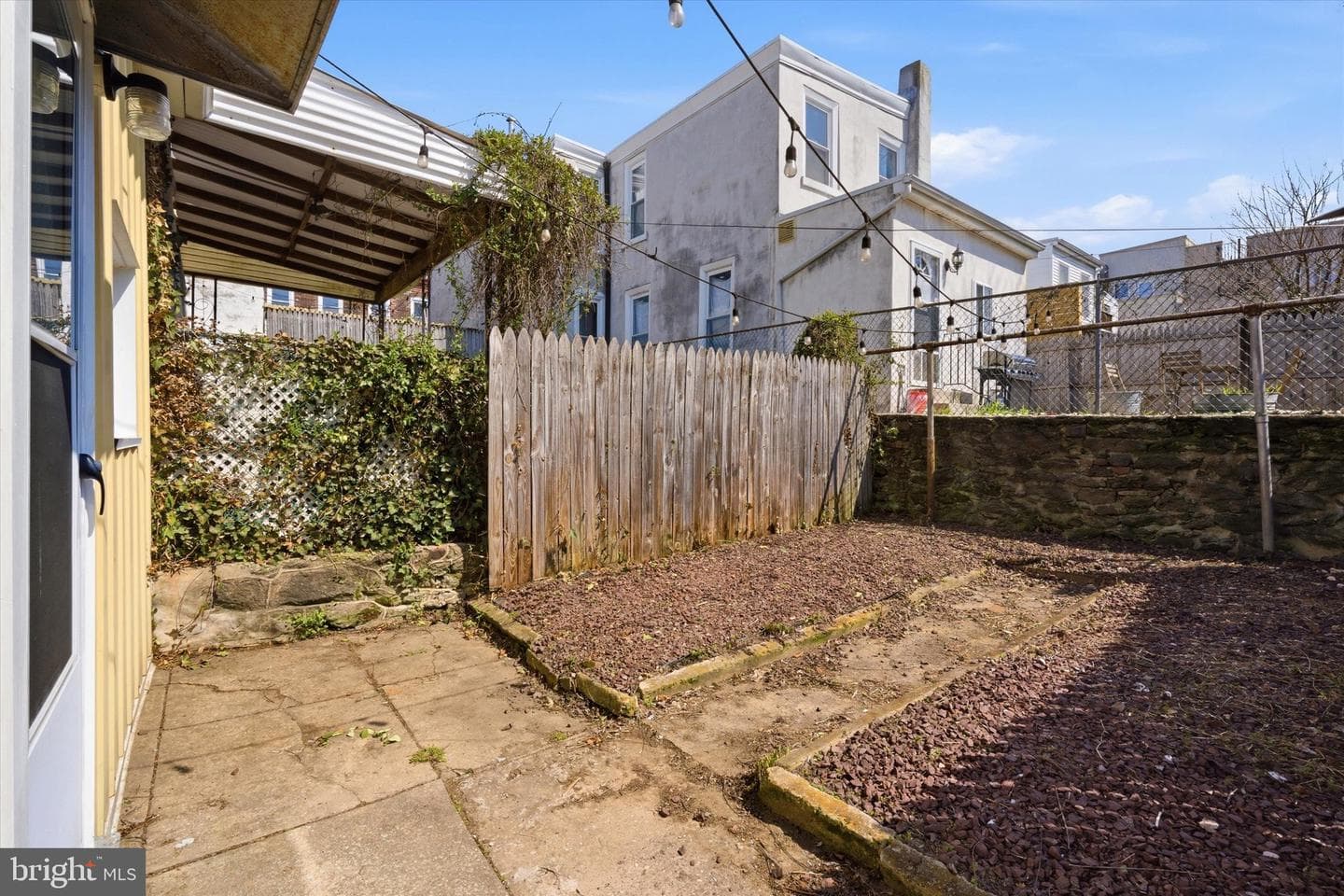 106 W Salaignac Street photo 25