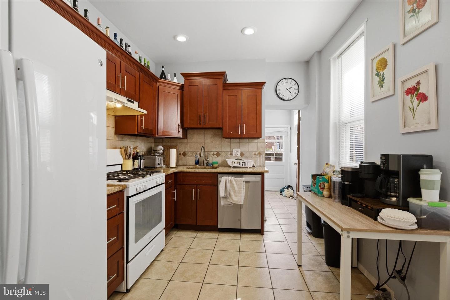 106 W Salaignac Street photo 6