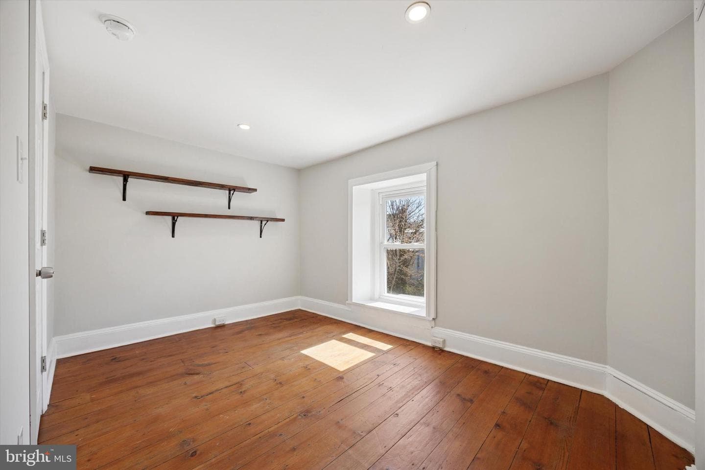 135 East Street photo 17
