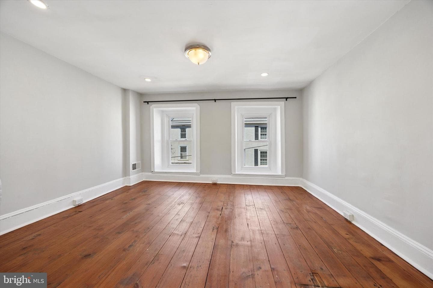 135 East Street photo 20