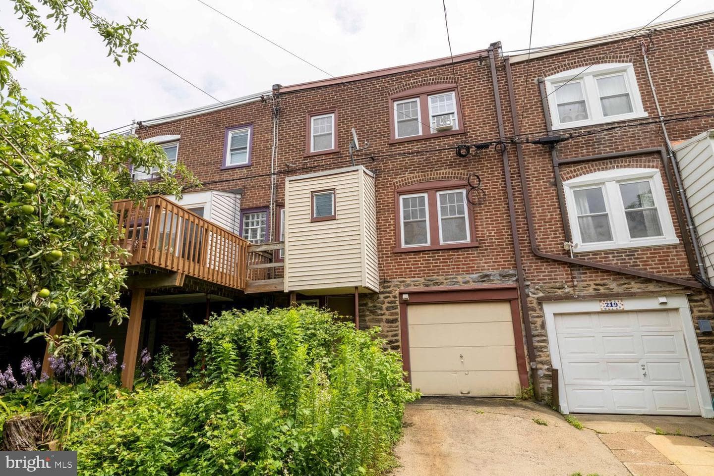 217 W Durand Street photo 32