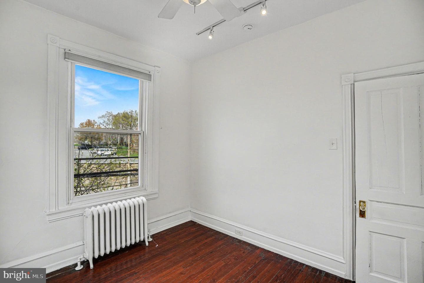 894 N 25th Street photo 28